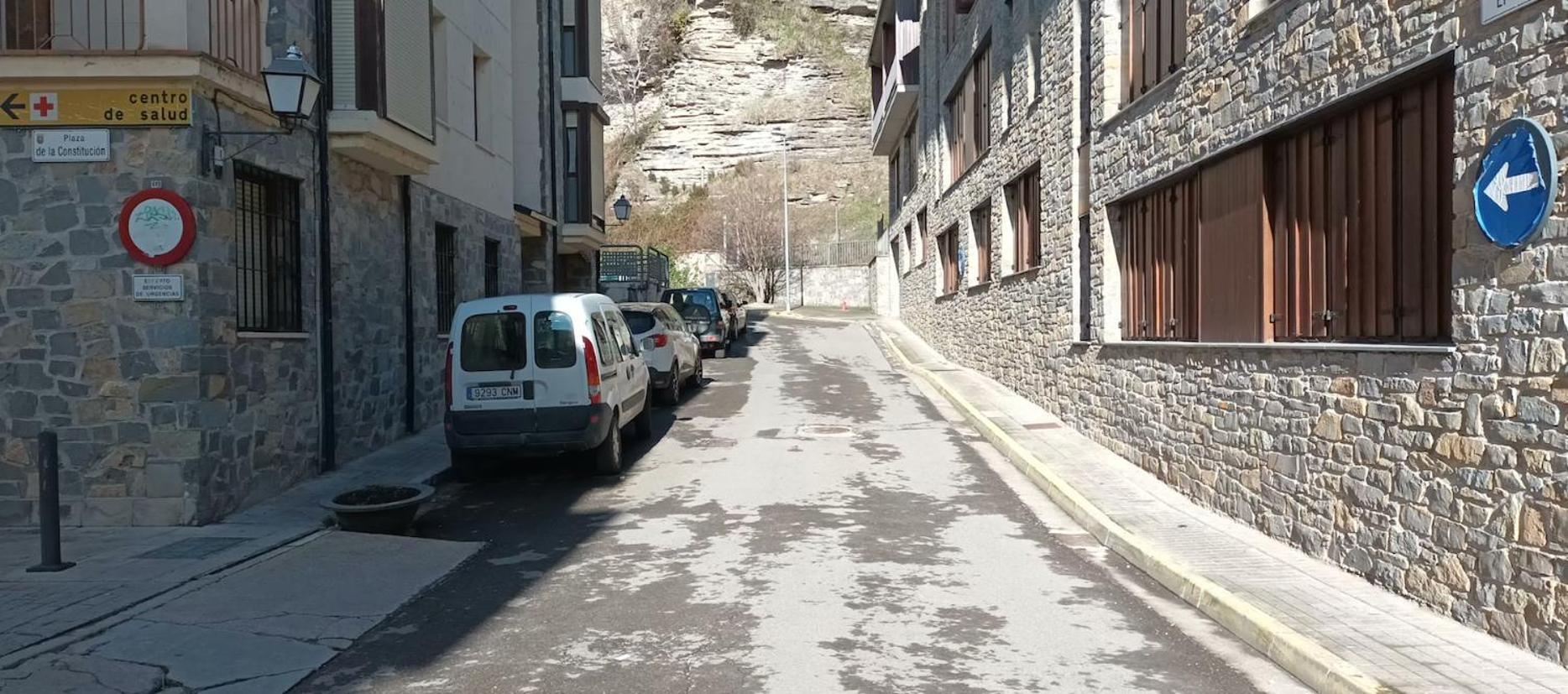 El Atico Nuevo En El Centro Con Ascensor, Garaje, Aire Acondicionado Y Wifi Lägenhet Biescas  Exteriör bild